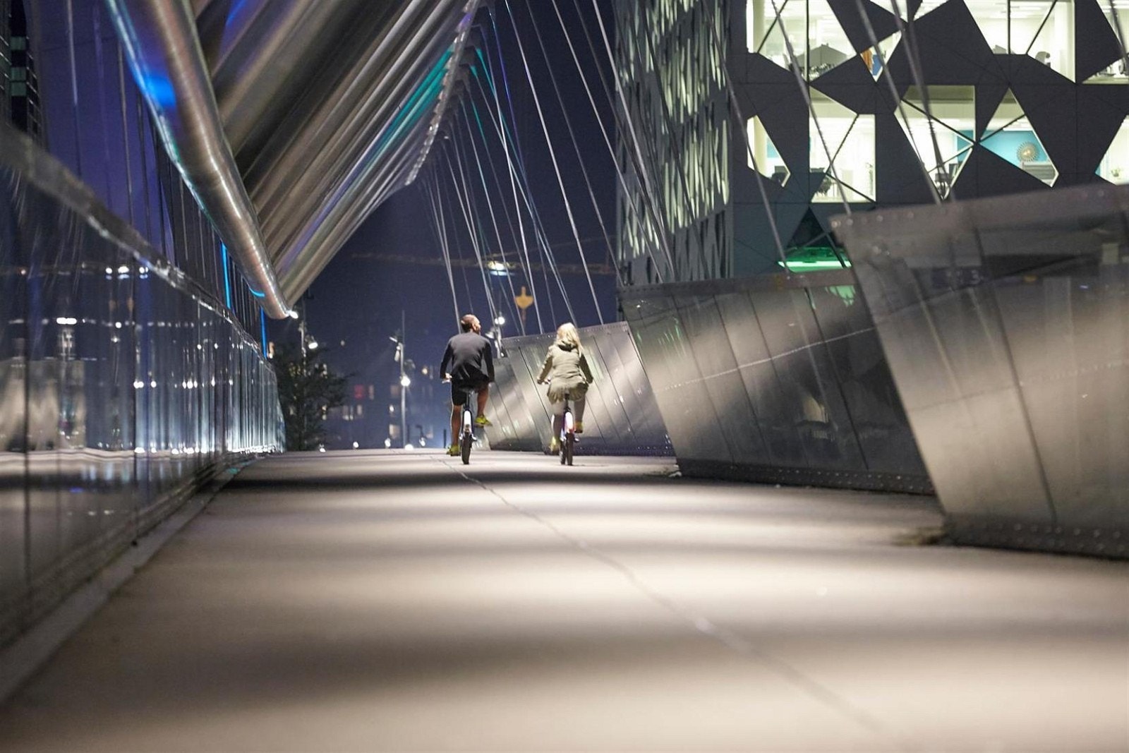 Brua over til Bjørvika ligger ikke langt unna leiligheten. Galleribilde