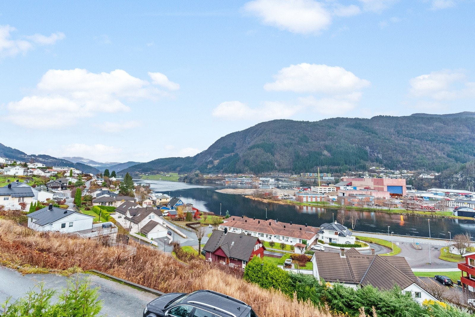 Utsikt mot indre del av Førdefjorden mot nord/vest Galleribilde