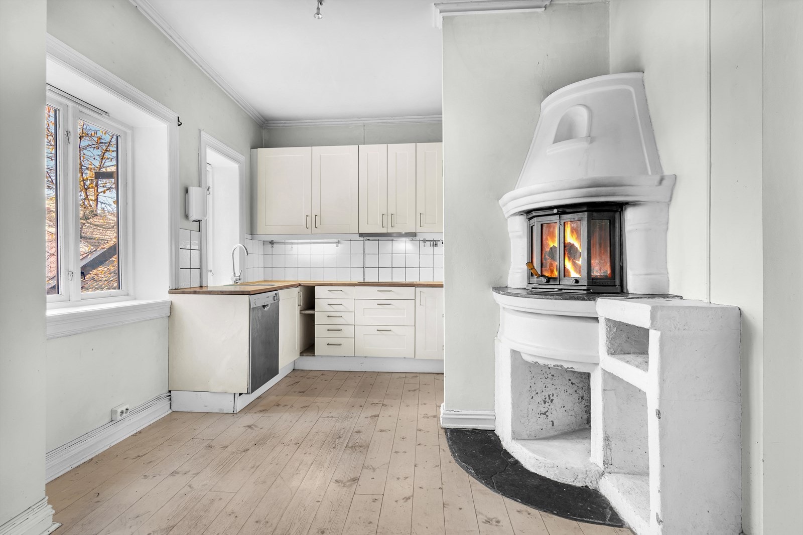 Mulighet for stort hovedsoverom mot bakgård med balkong Galleribilde