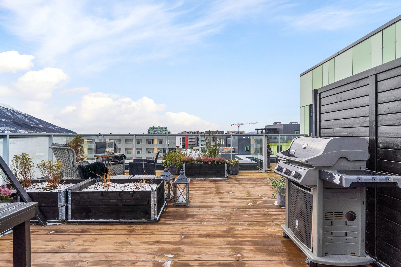 På takterrassen har du god plass til grill og utemøbler!