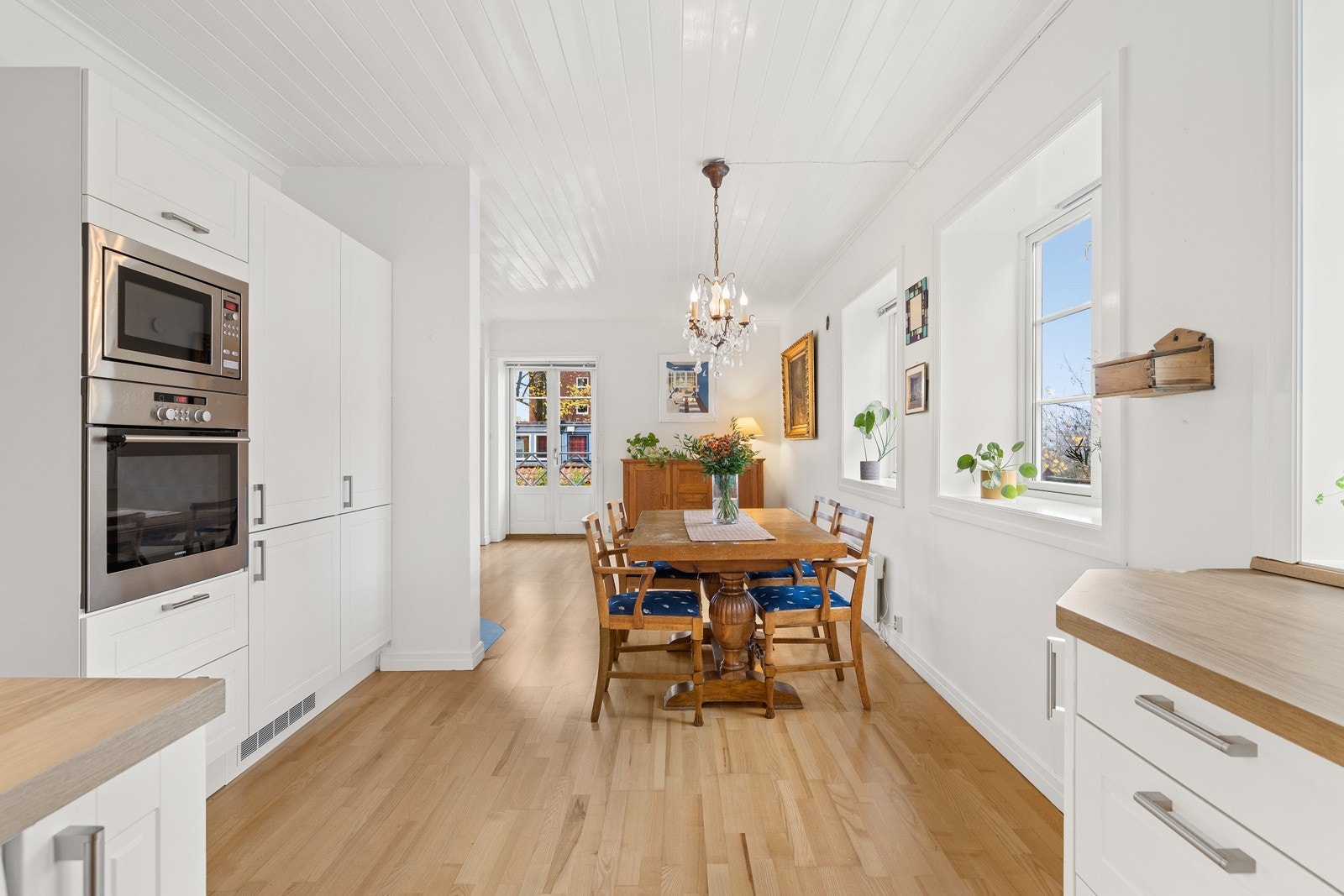 Dette kjøkkenet vil dere glede dere til å ta i bruk. Her vil matlagingen gå som en lek. Galleribilde