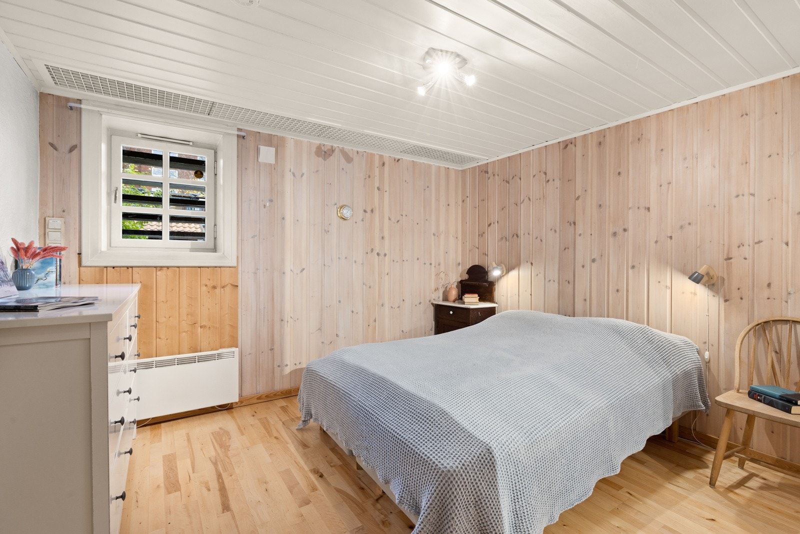 Her ble det satt inn et nytt og større vindu i 2006. Galleribilde