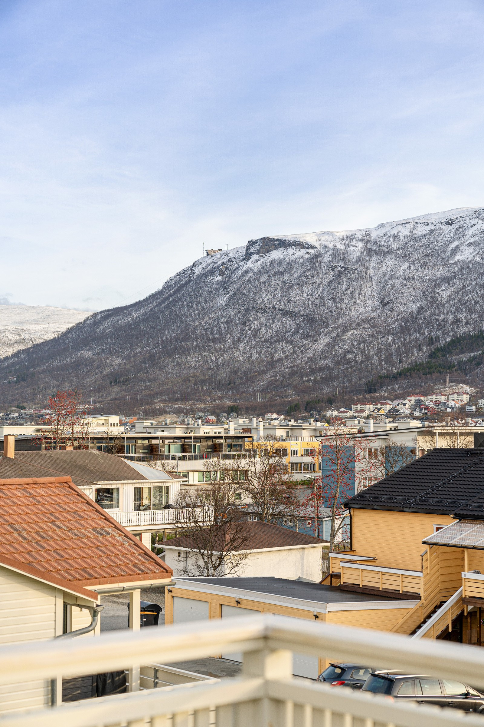 Flott utsikt mot Tromsdalen og Fjellheisen/Fløya.