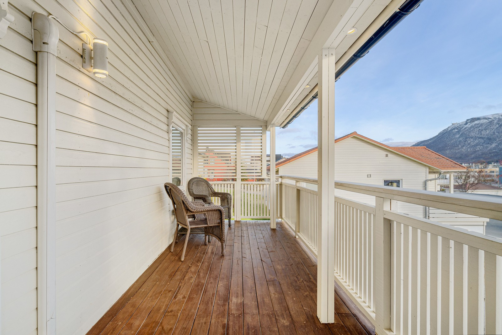 Veranda.