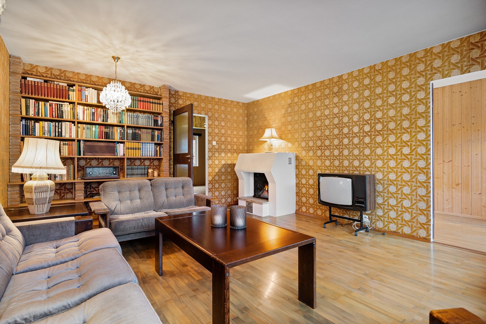 Peis i stuen Galleribilde