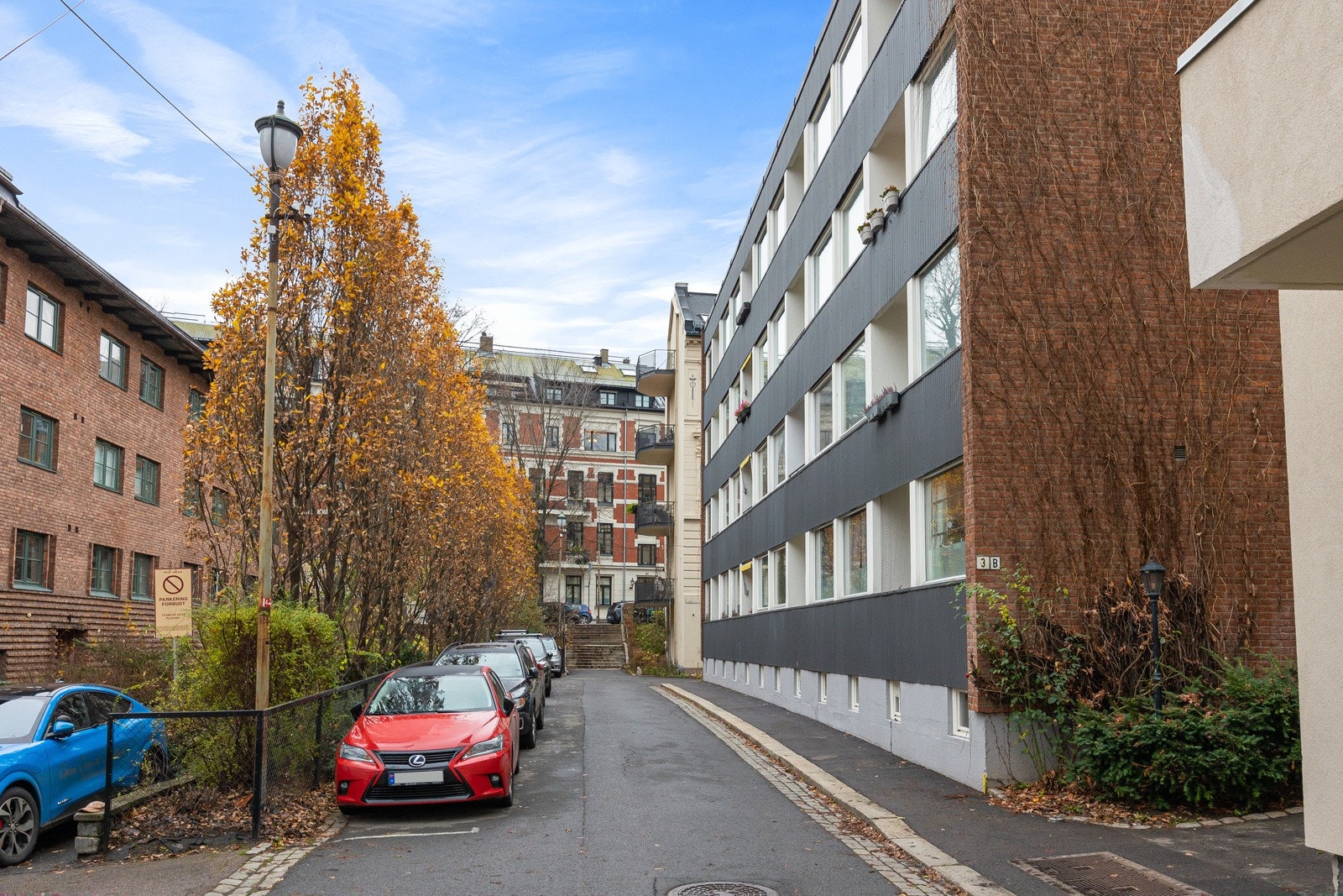 Fasaden sett fra Lallakroken Galleribilde