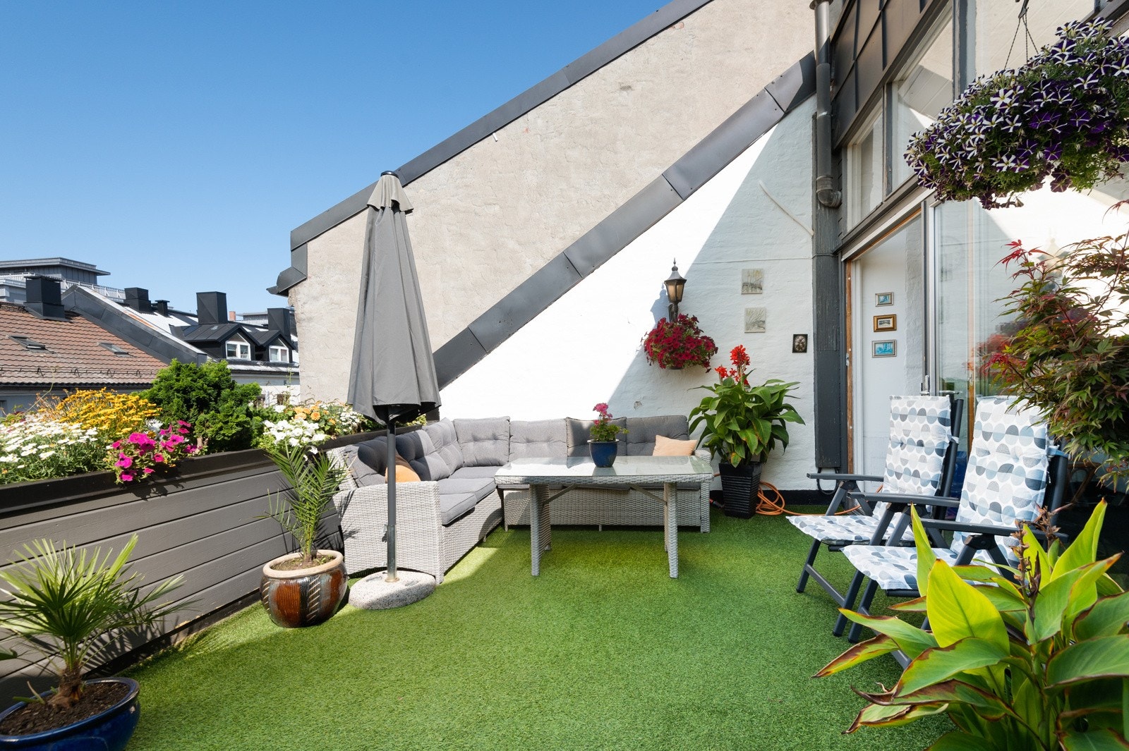 - Felles takterrasse har en hyggelig utsikt og flotte solforhold - Galleribilde