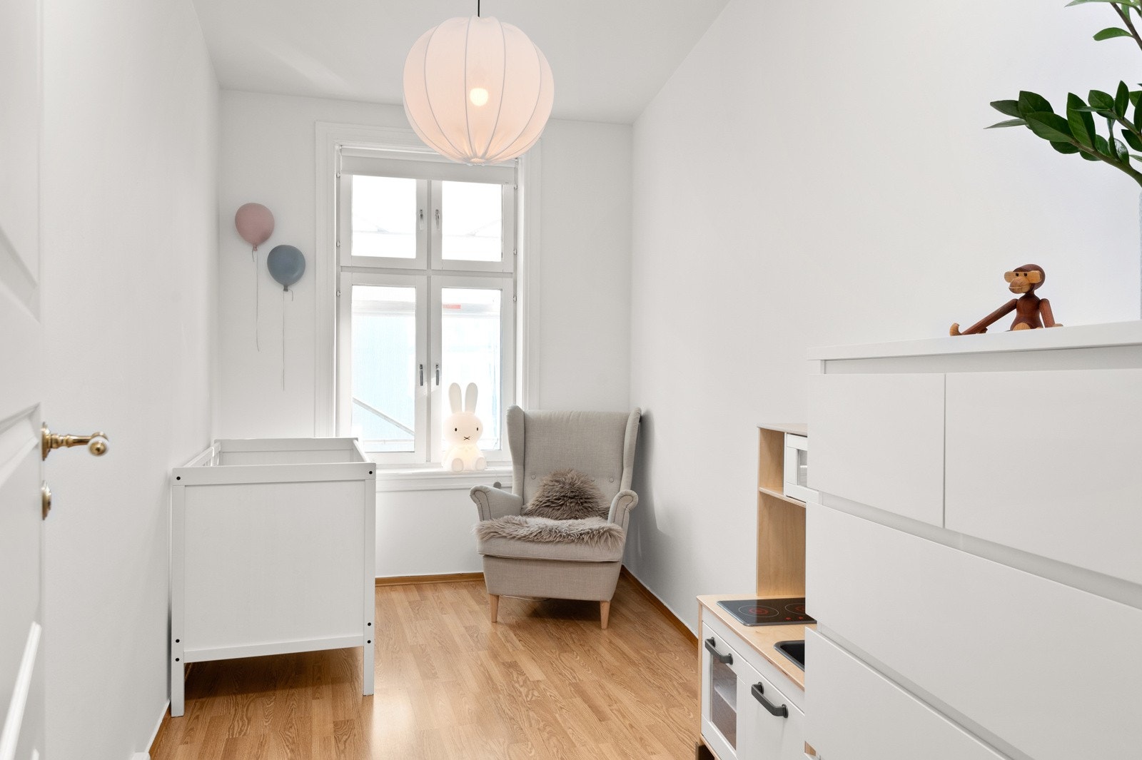 - Soverom to kan fint benyttes til barnerom, gjesterom eller kontor - Galleribilde