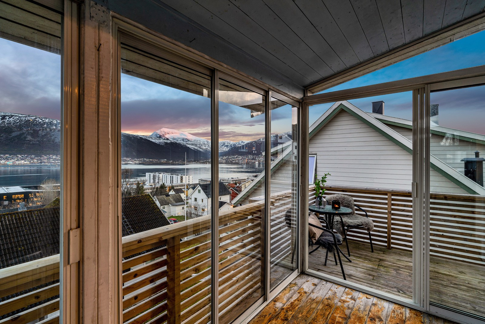 Her har du både vinterhage og veranda.