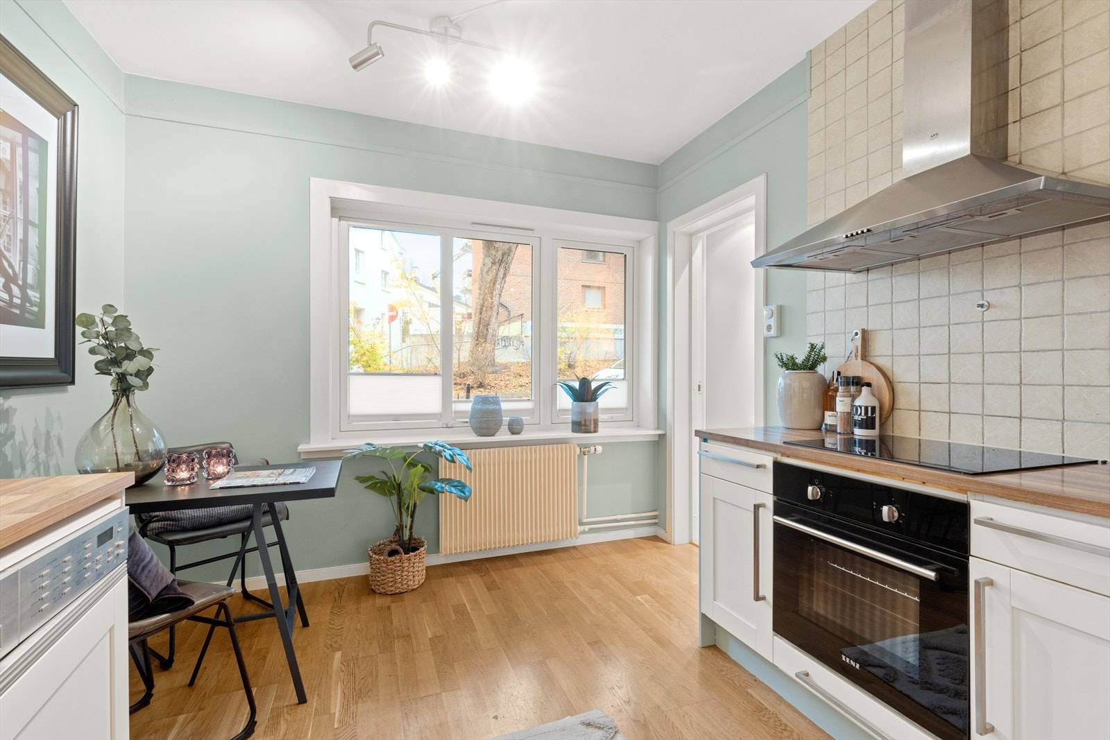 Separat kjøkken i tilknytning til stue. Galleribilde