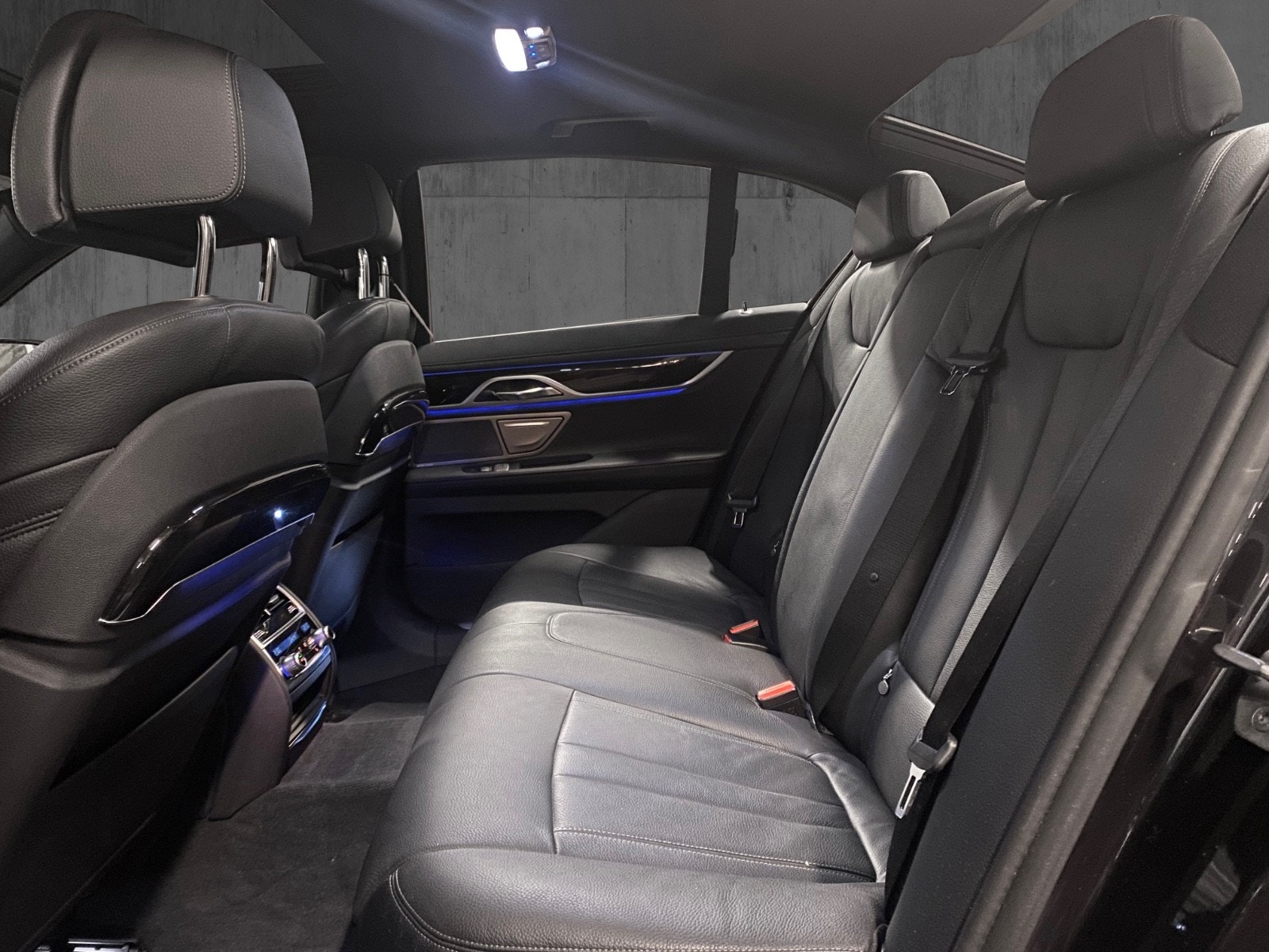 BMW 7-Serie 8