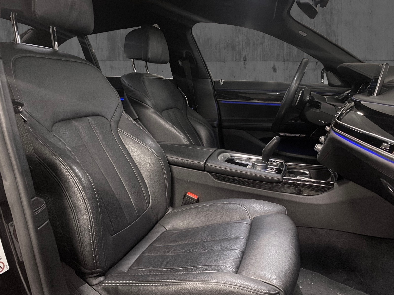 BMW 7-Serie 12