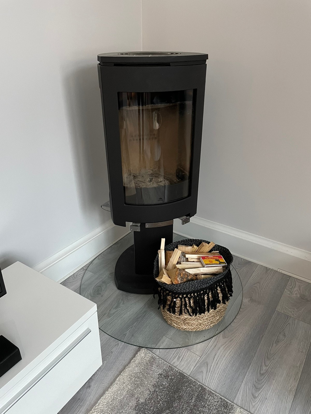 Vedkurv følger med Galleribilde