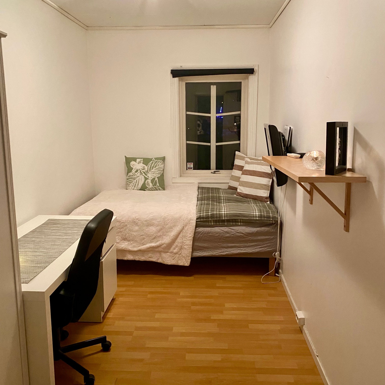 Rom 5, Ledig Galleribilde