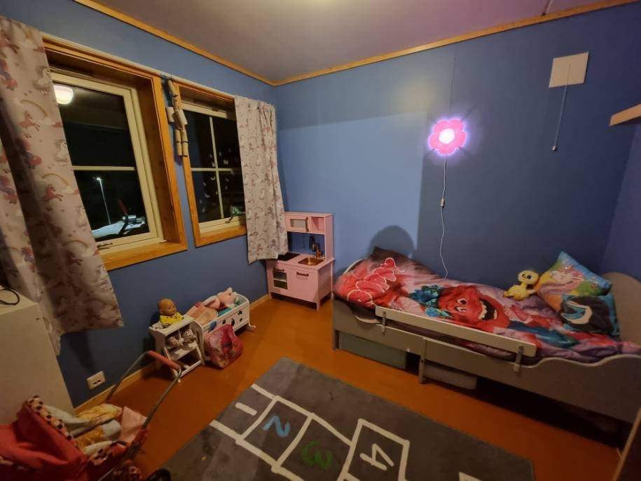 Soverom 2
Står nå et skap på rommet. Galleribilde