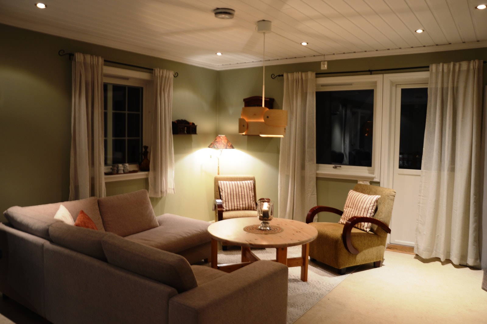 Sofa med stoler Galleribilde