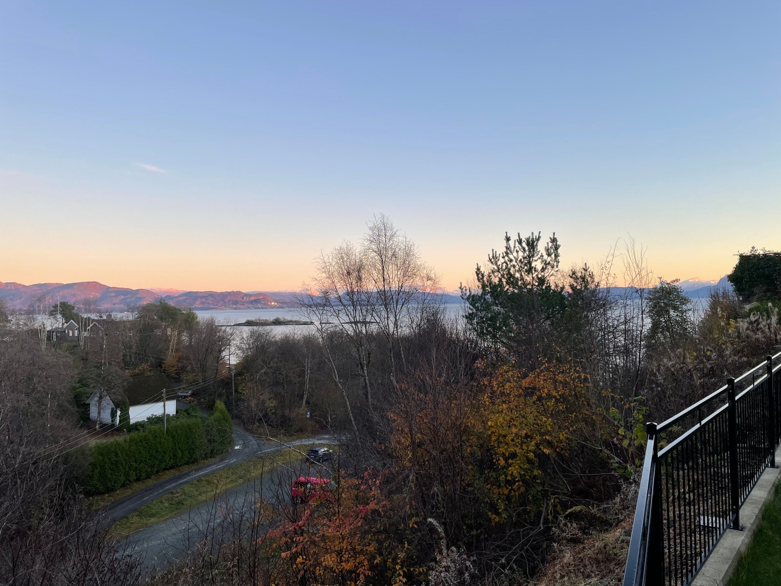 Utsikt fra hage Galleribilde