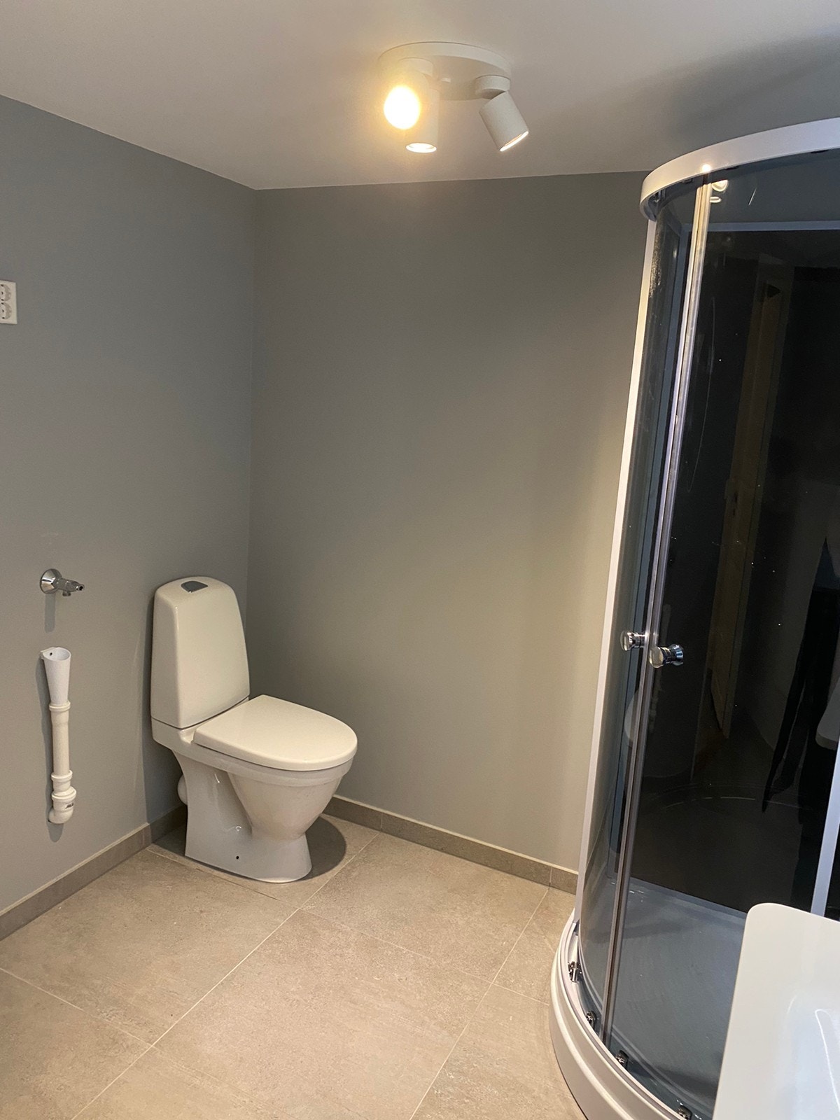 Opplegg til vaskemaskin på bad Galleribilde