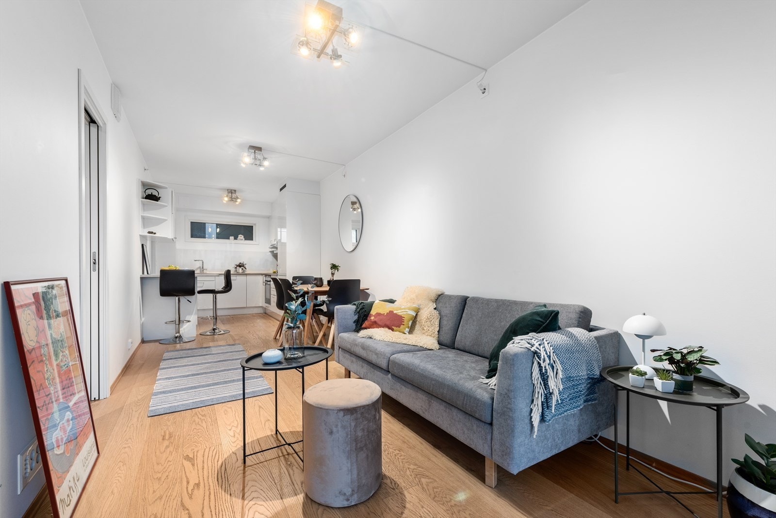 The sofa has been replaced since the photo was taken/Det er satt inn ny sofa etter dette bilde ble tatt Galleribilde