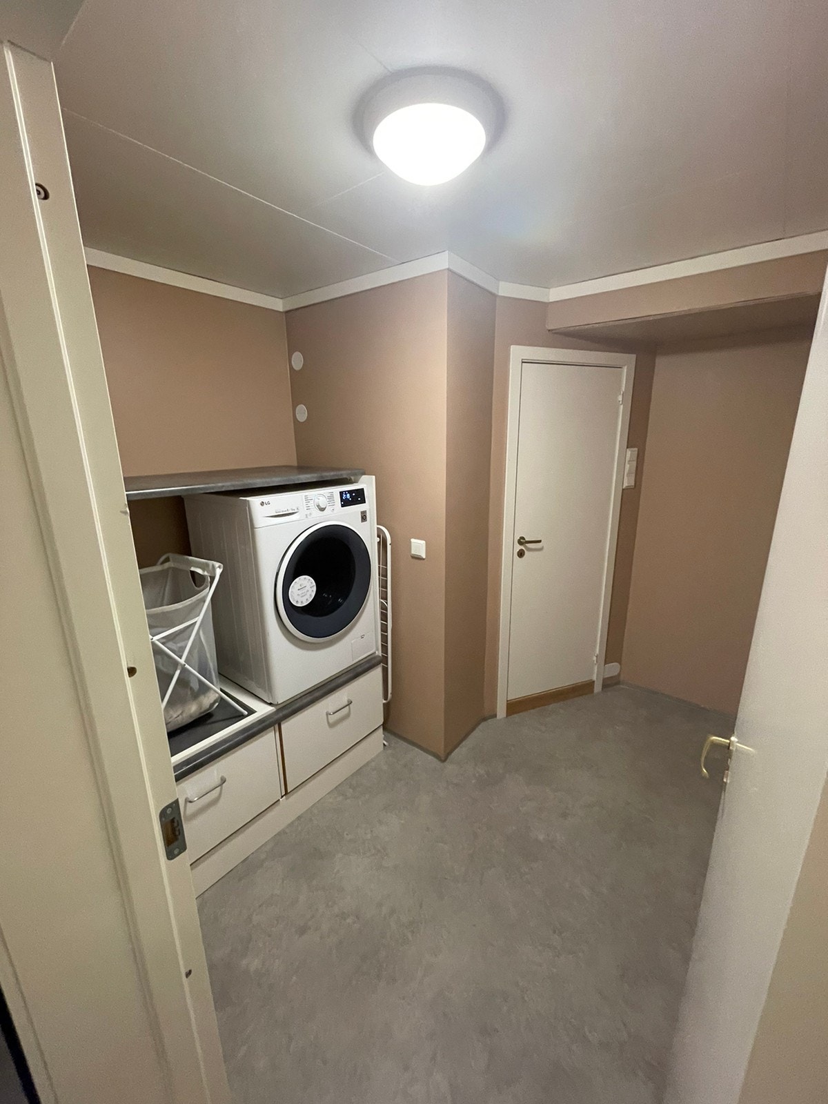 Vaskerom, inngang til bad Galleribilde