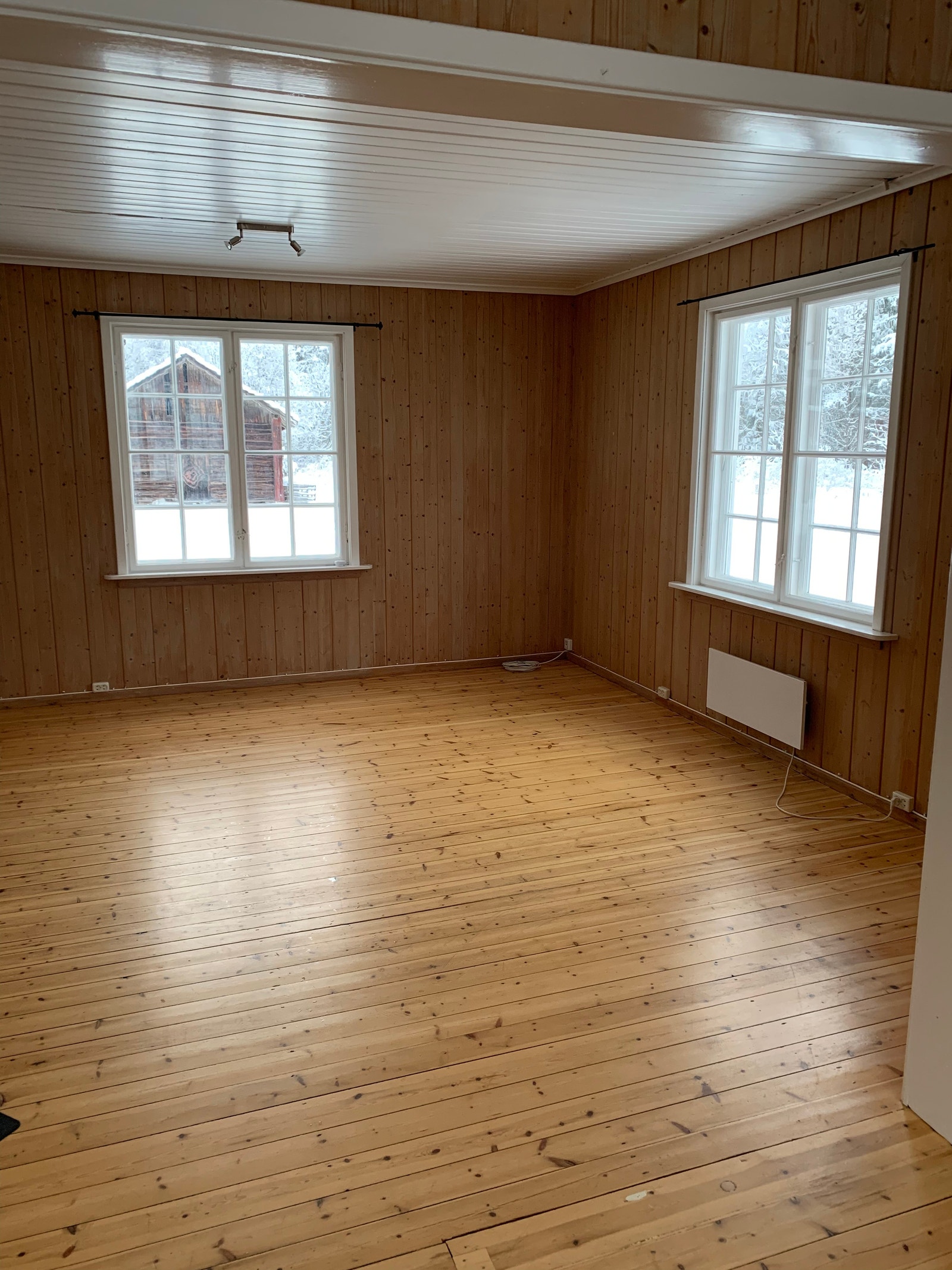 Stue med store vinduer Galleribilde
