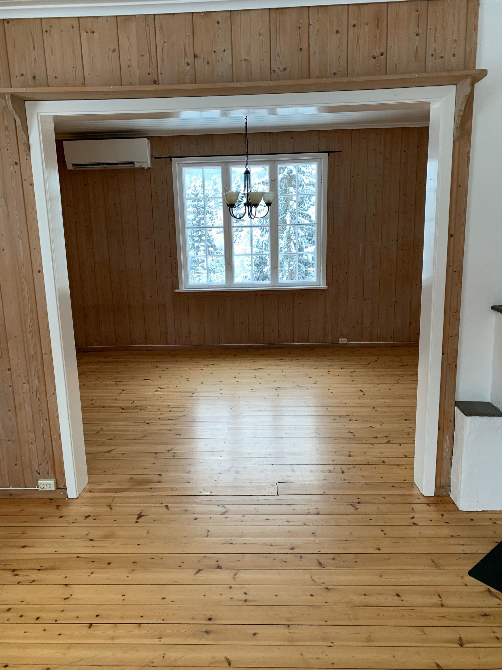 Åpen løsning fra stue til spisestue Galleribilde