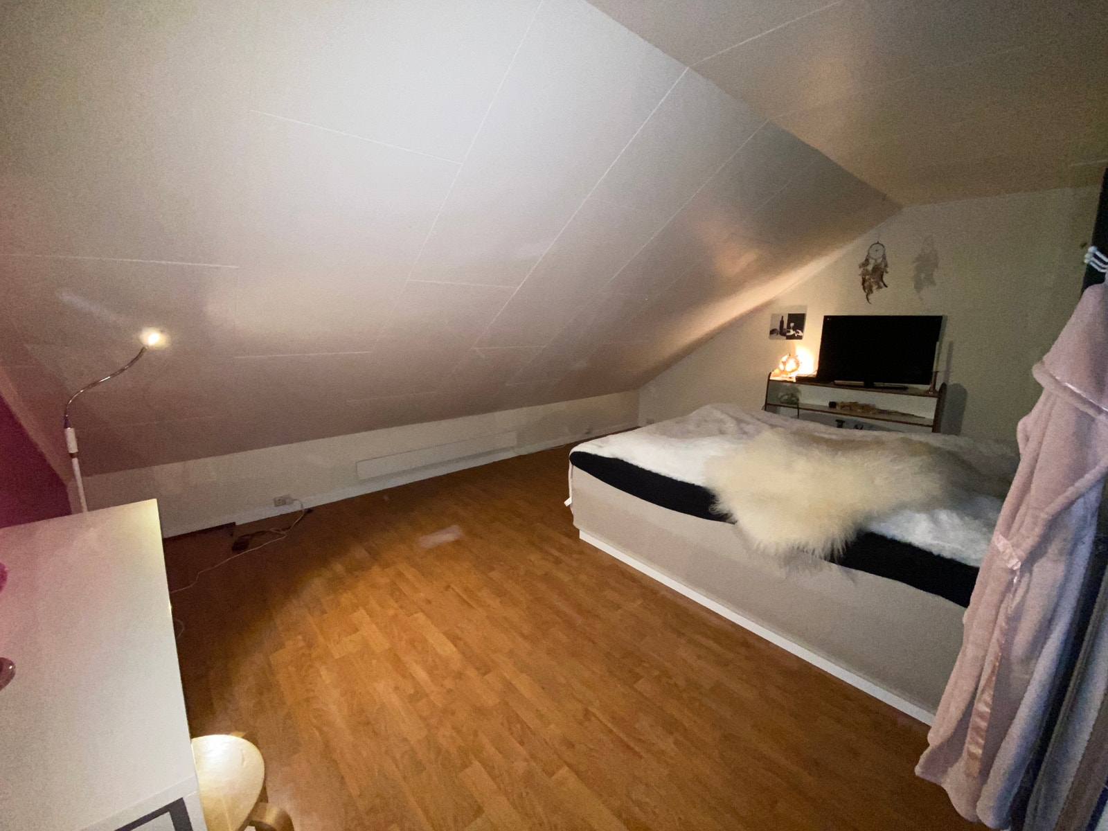 Soverom i tilknytning til loftstue Galleribilde