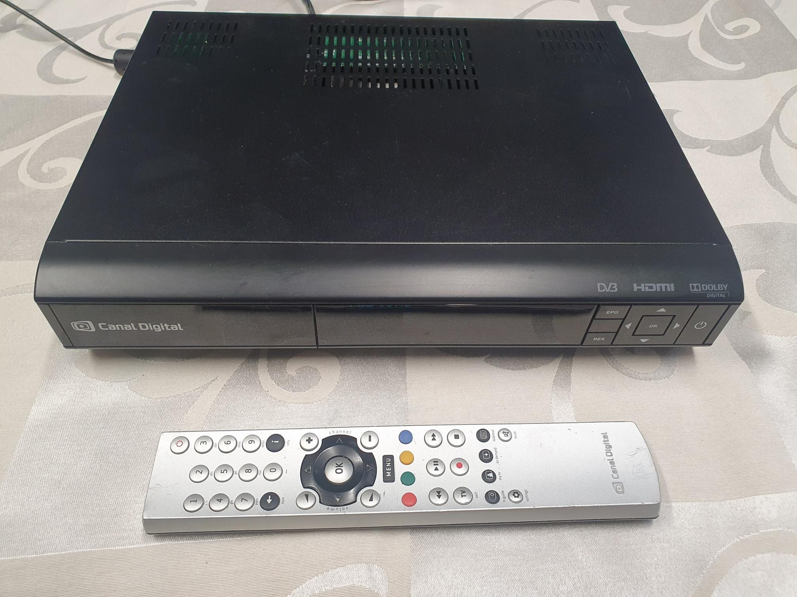 CanalDigital T-WE Box PVR 5720 SX with Remote Control