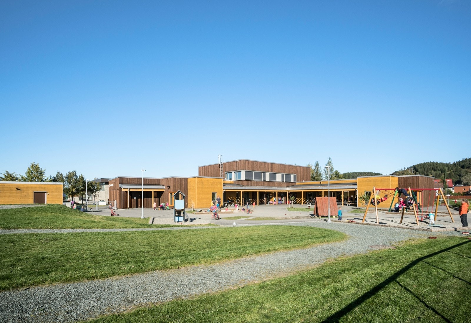Stubban barnehage ligger i tilknytning til Utleira barneskole og er ca. 5-6 minuttes gange fra boligen. Galleribilde