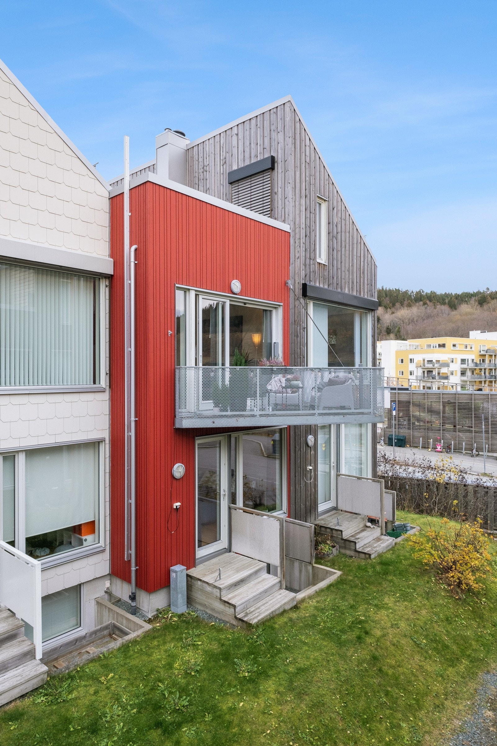 Solrik uteplass vendt mot syd. Galleribilde