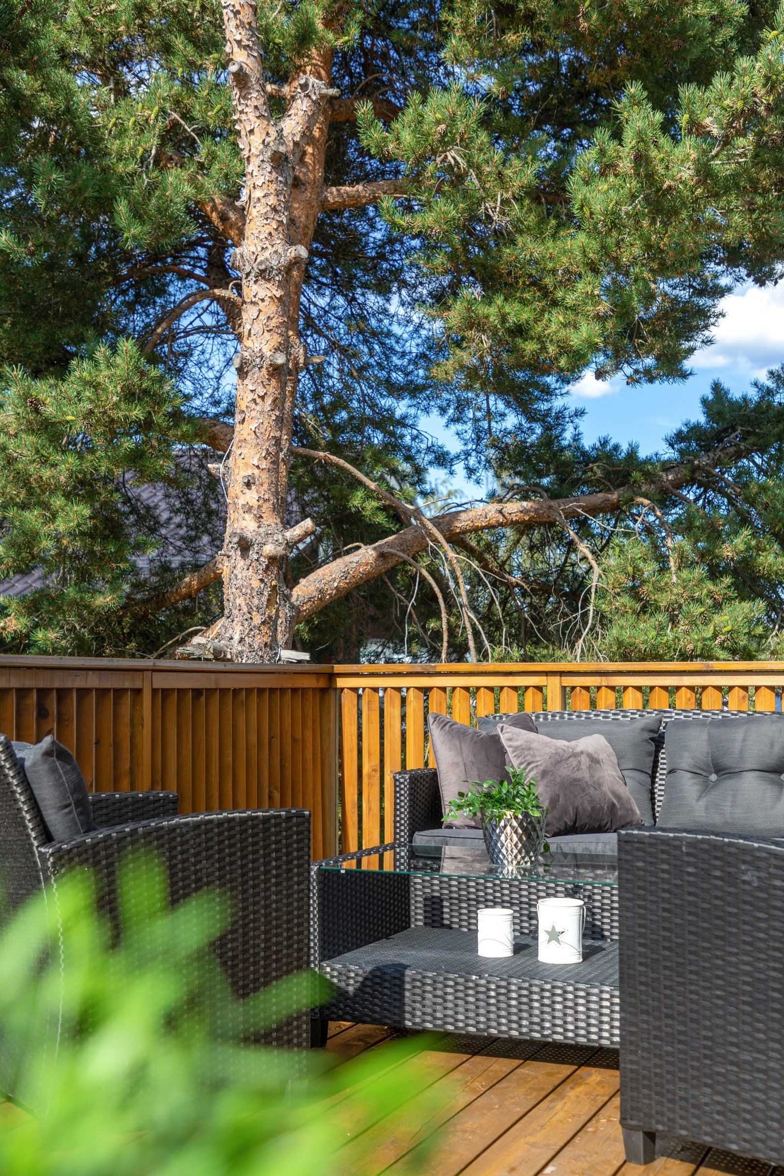 Solen har man fra ca. kl 11 på formiddagen til ca. kl 21 på kvelden. Galleribilde