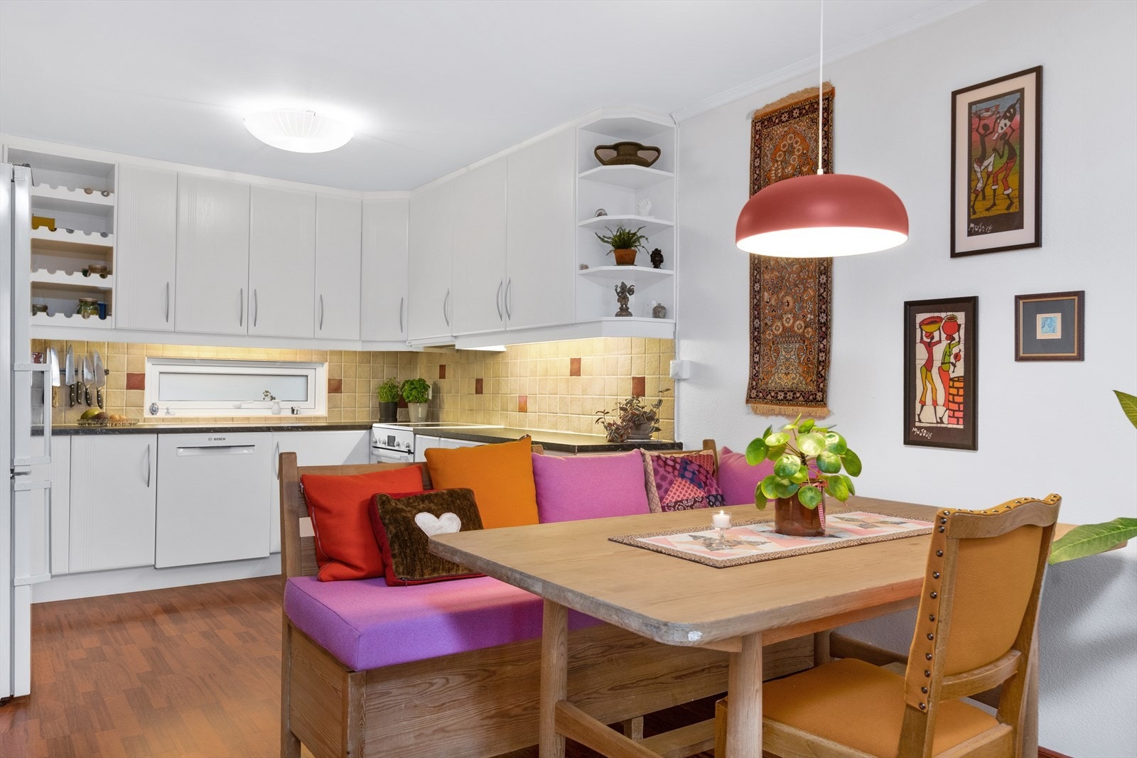 God plass til å innrede spisebord Galleribilde