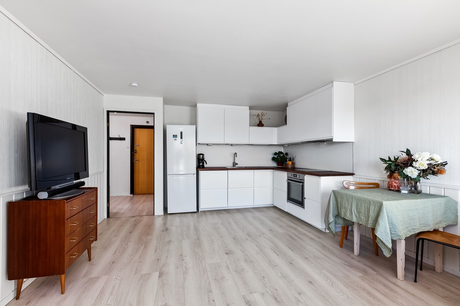 Kjøkkenet er pusset opp i 2020. Galleribilde