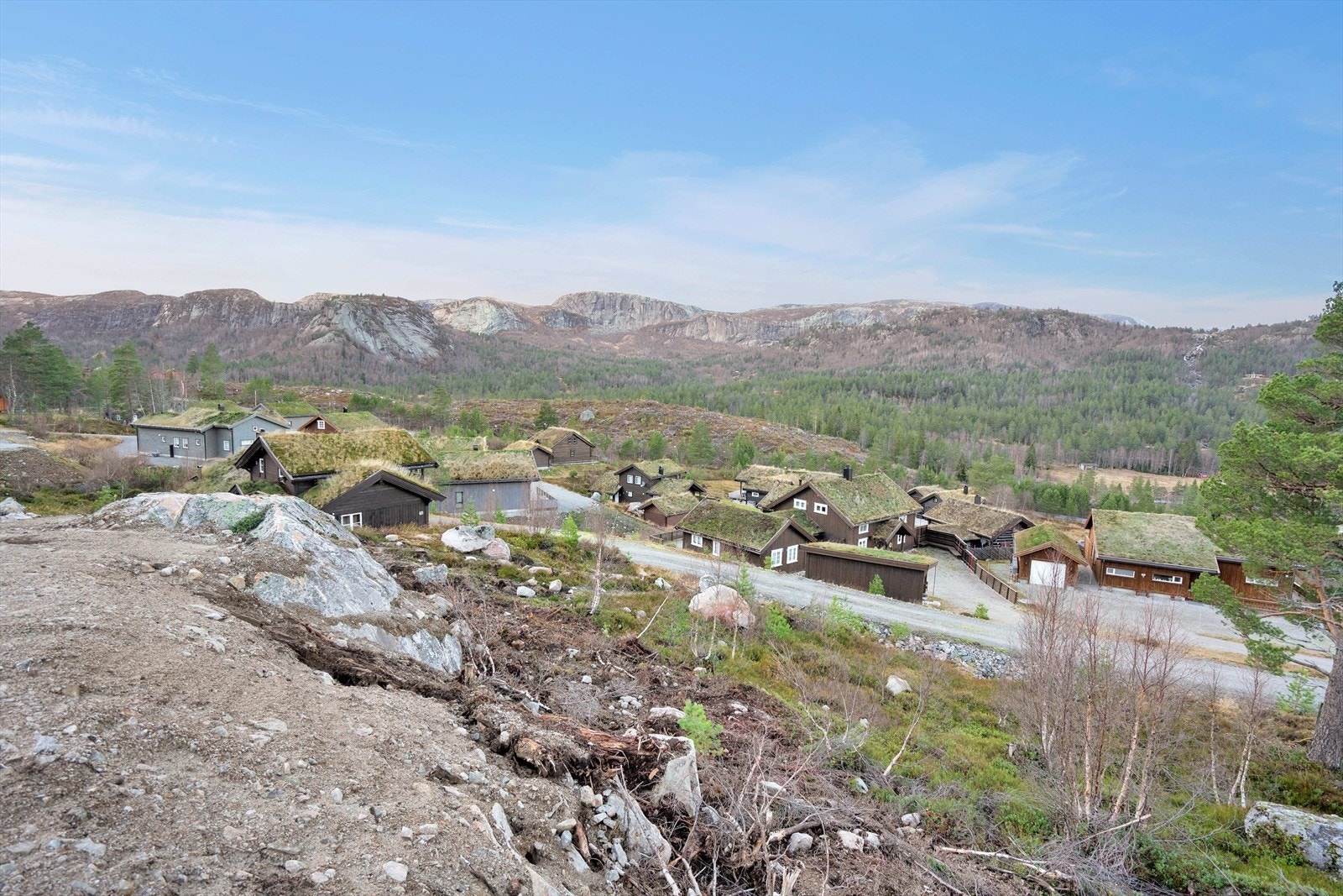 Brokke er et fantastisk område med blant annet flere via ferrata-løyper, gode fiskevann, en rekke aktivitetstilbud om vinteren og idylliske bademuligheter i kulpene om sommeren. Galleribilde