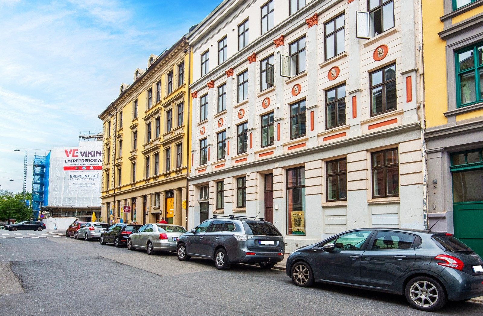 Boligen ligger luftig til i 4.etasje midt mellom to av Grünerløkkas kanskje mest populære gater (Markveien og Thorvald Meyers gate) Galleribilde