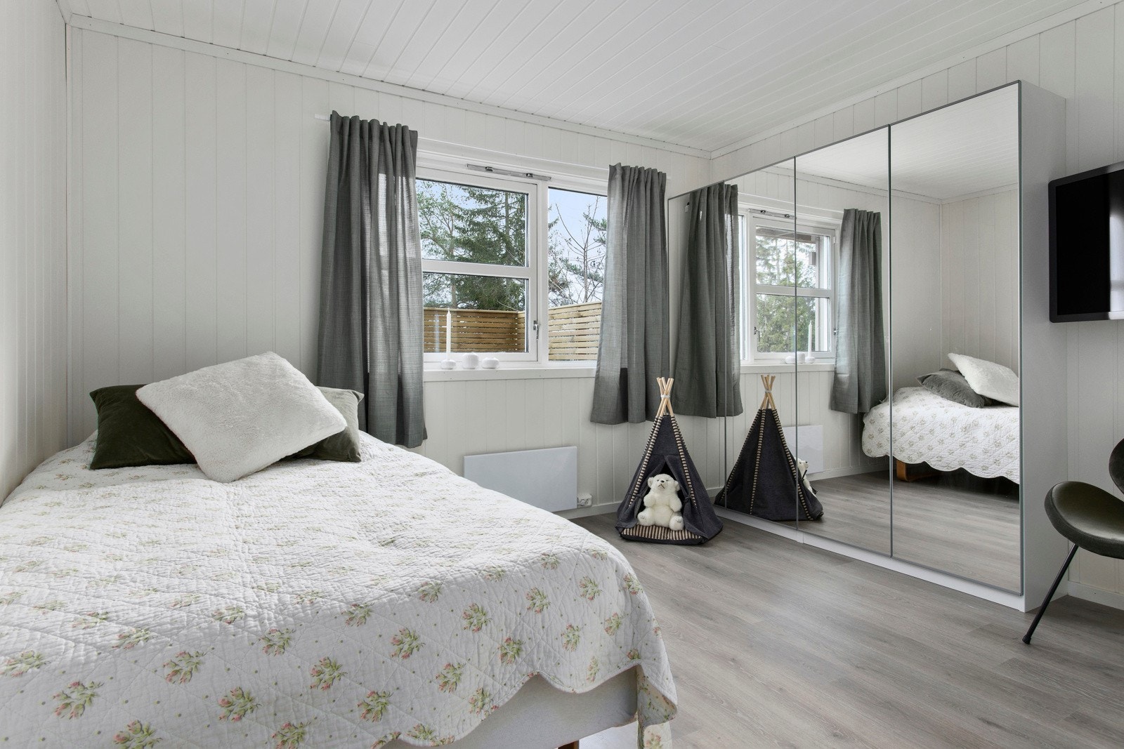 Soverom II egner seg godt som barnerom, gjesterom eller kontor. Galleribilde