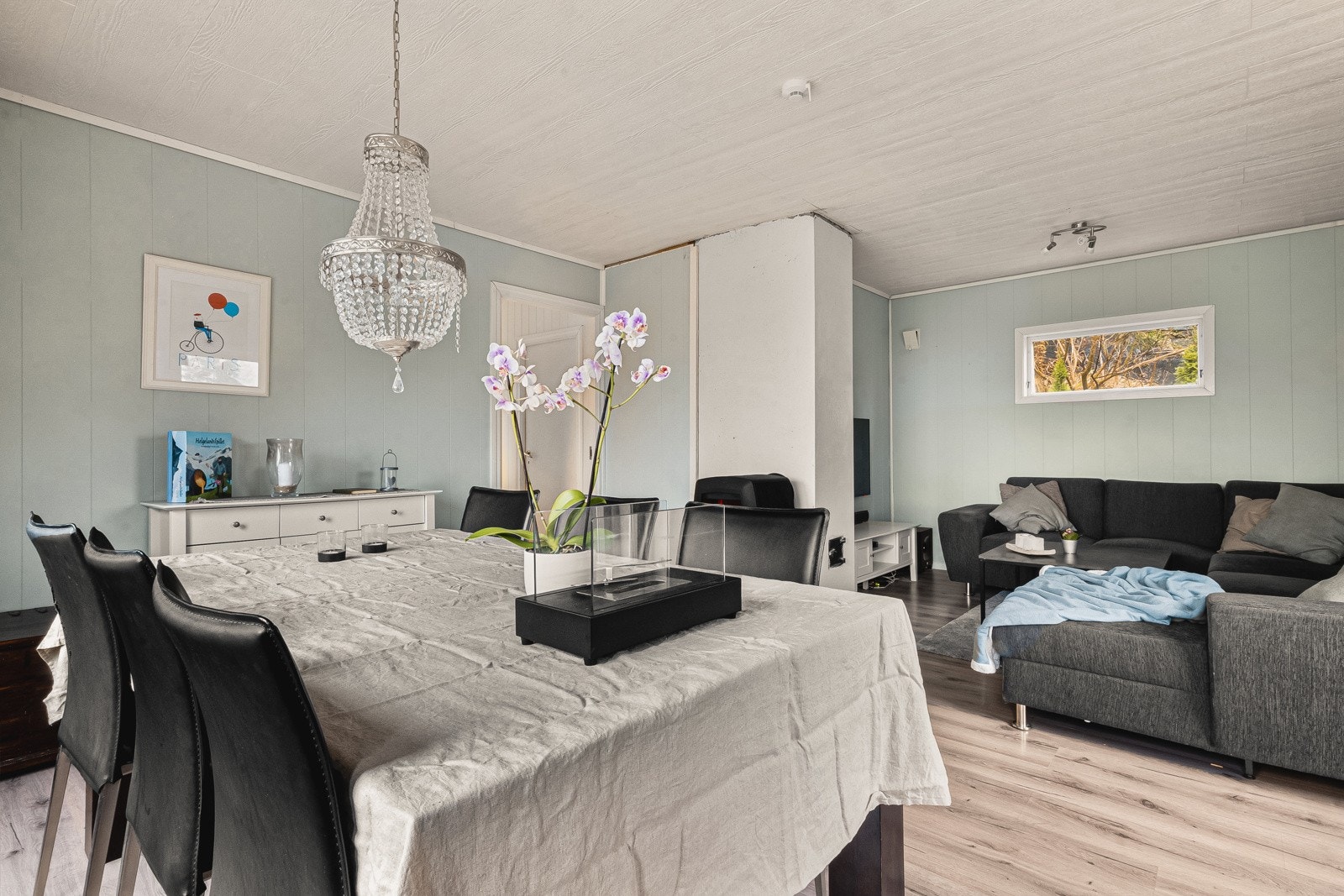 God plass til sittegrupper. Galleribilde