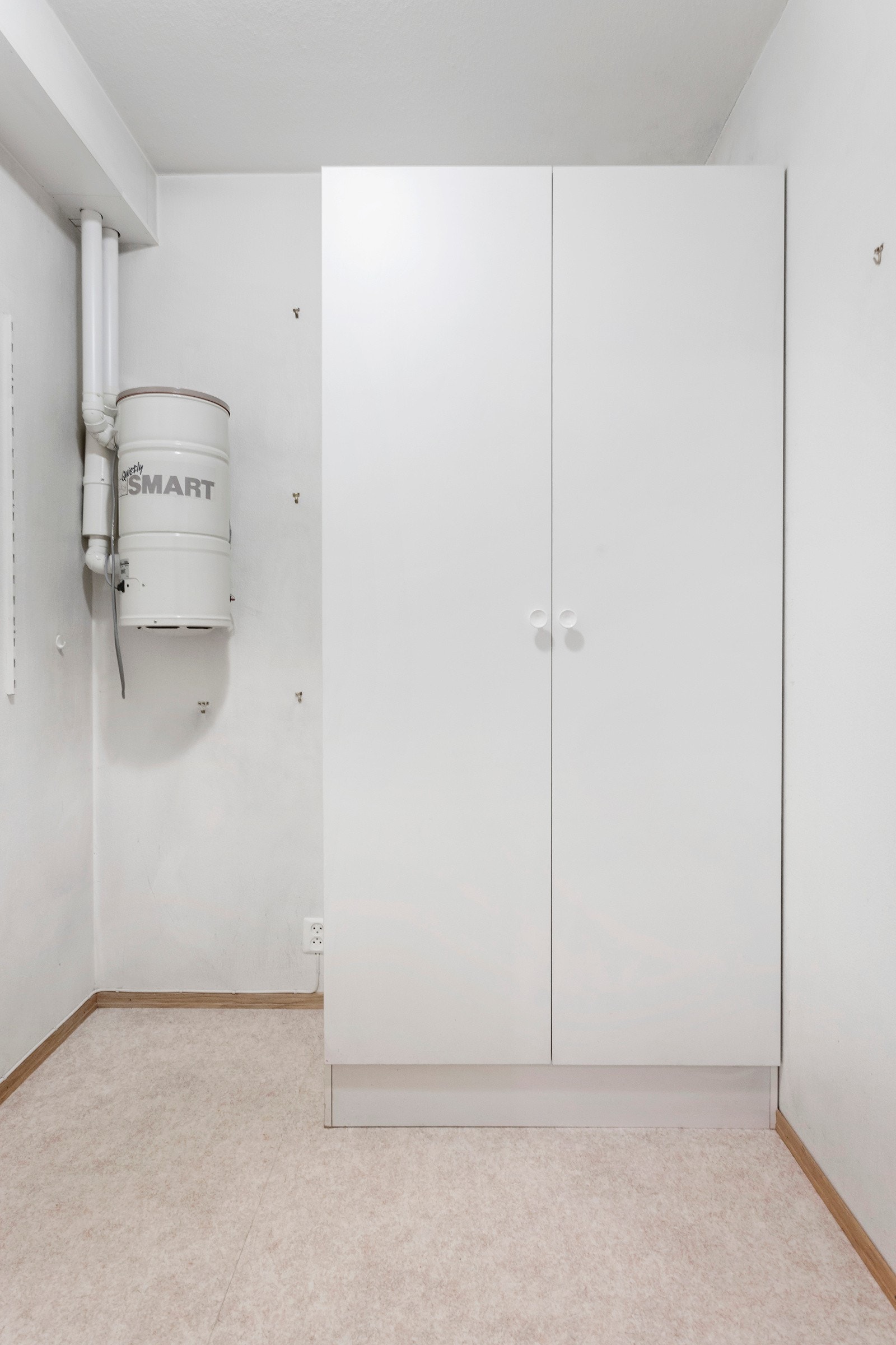 Bod på ca. 4 kvm med sentralstøvsuger Galleribilde