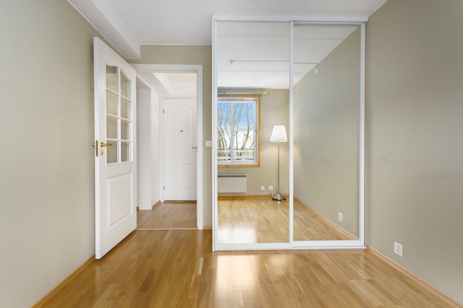 Garderobe på soverommet Galleribilde