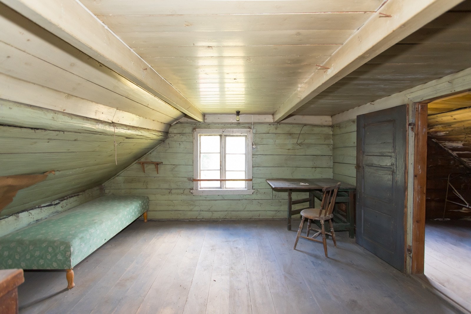 Soverom 2 av 2 på loft Galleribilde