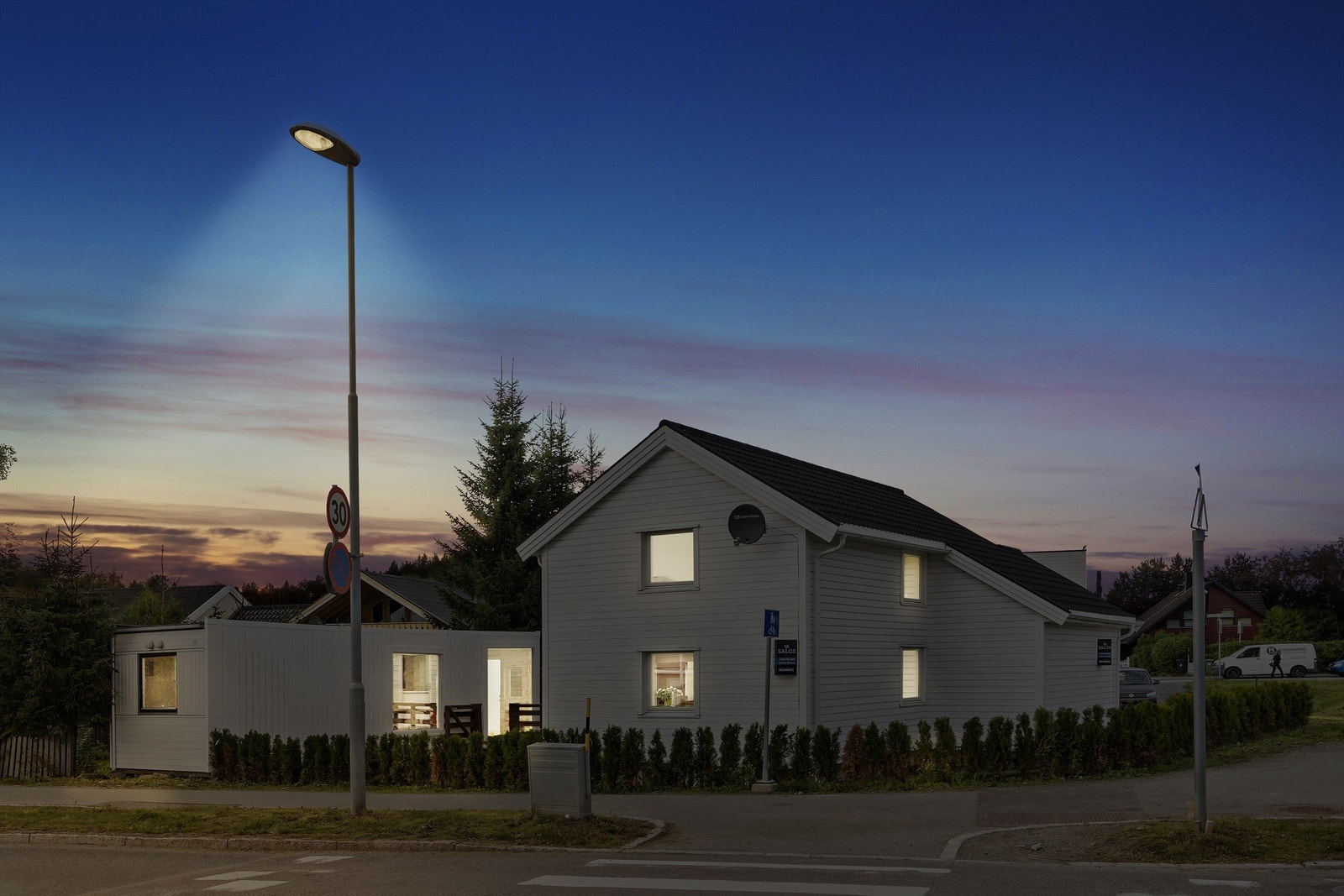 Velkommen til Jon Skogstads veg 2 A - En påkostet og innholdsrik enebolig med sentral beliggenhet på Heimdal nært flotte utfartsområder, servicefasiliteter og Åsheim barne- og ungdomsskole. Galleribilde