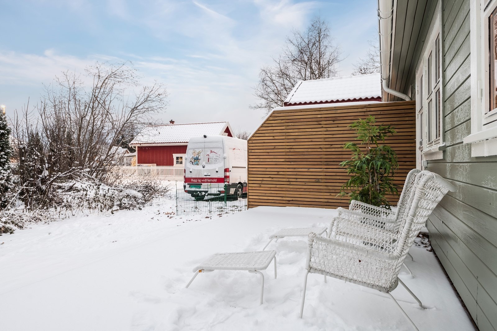 Det er levegg mot nabo Galleribilde