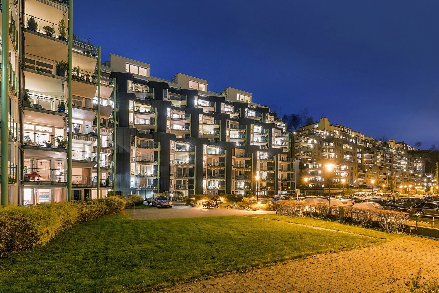 Bergheim Amfi - leiligheten ligger i byggets 8. etasje. Fra leiligheten er det gangavstand til bl.a. gode bussforbindelser, dagligvareforretninger og marka. Galleribilde