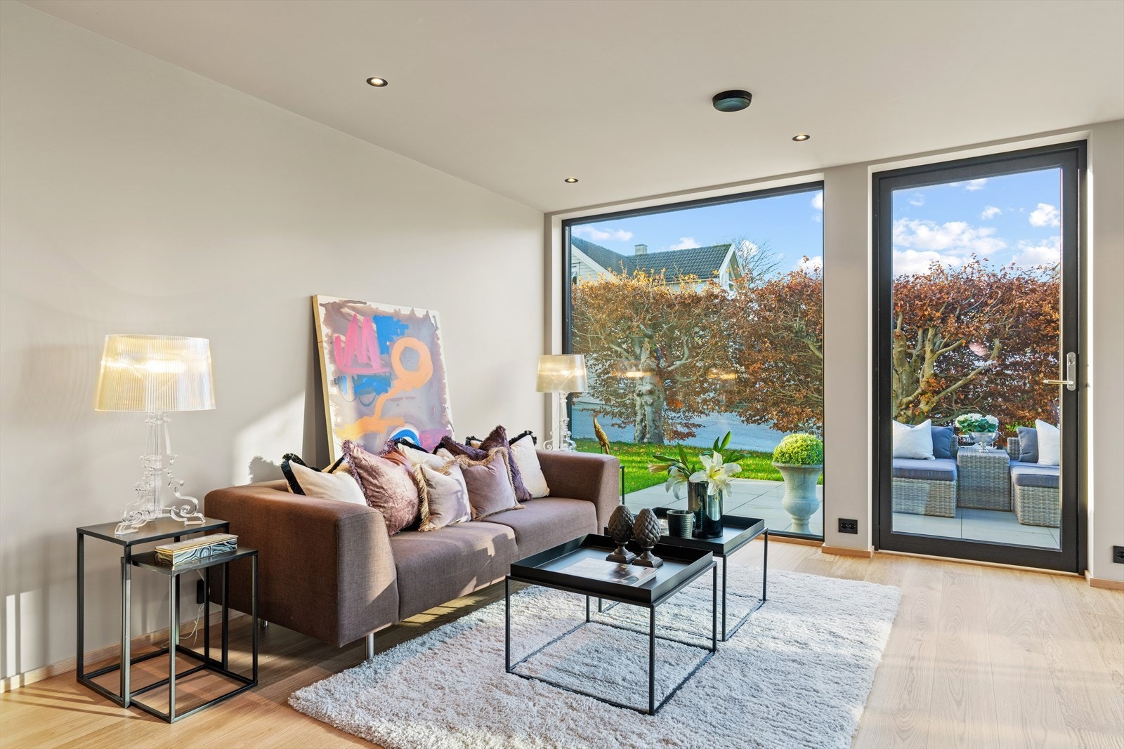 Utgang til terrasse fra stuen Galleribilde