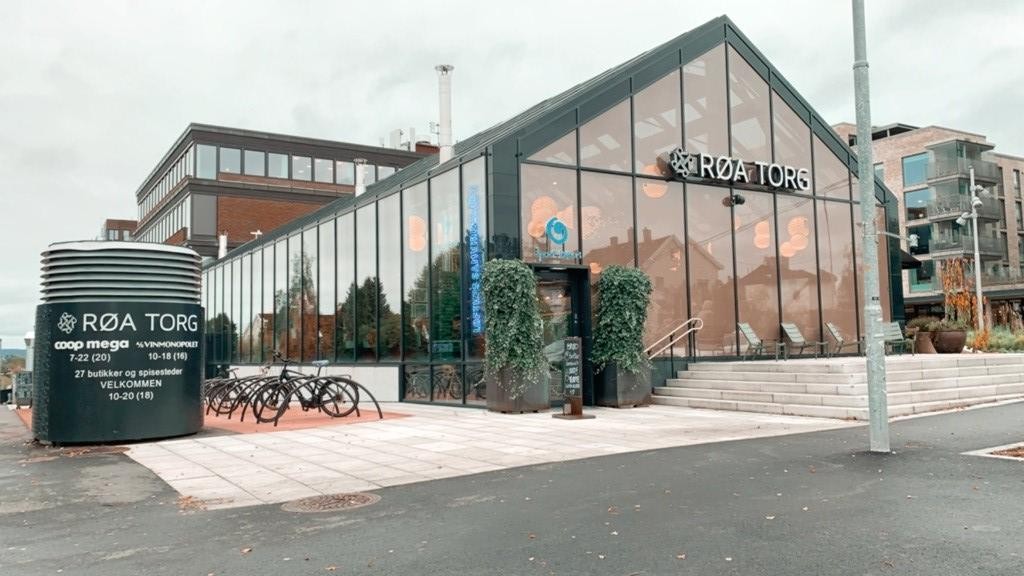 Nye Røa Torg, Røas nye handelssentrum med 30 butikker og serveringssteder. Galleribilde
