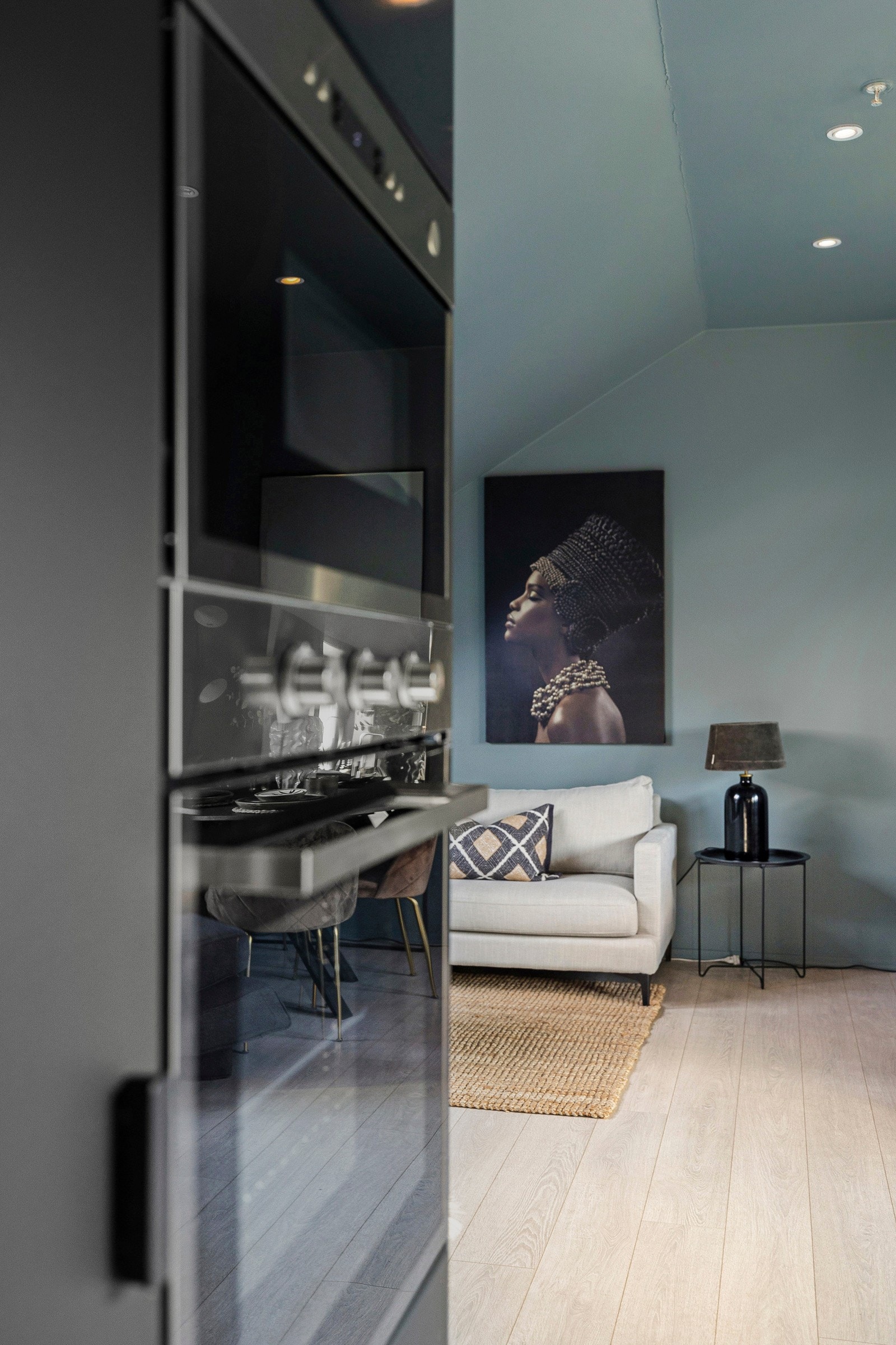 På kjøkkenet er bl.a. stekeovn i god arbeidshøyde. Galleribilde