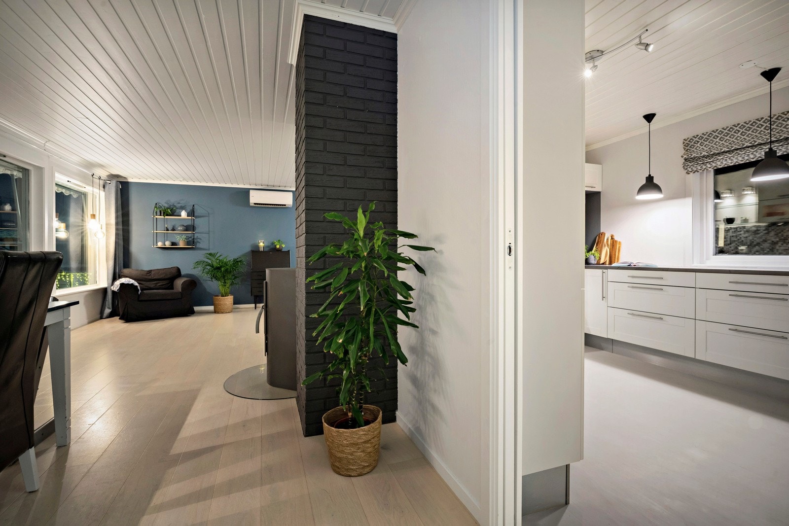 Boligen har adskilt kjøkken fra stuen. Galleribilde