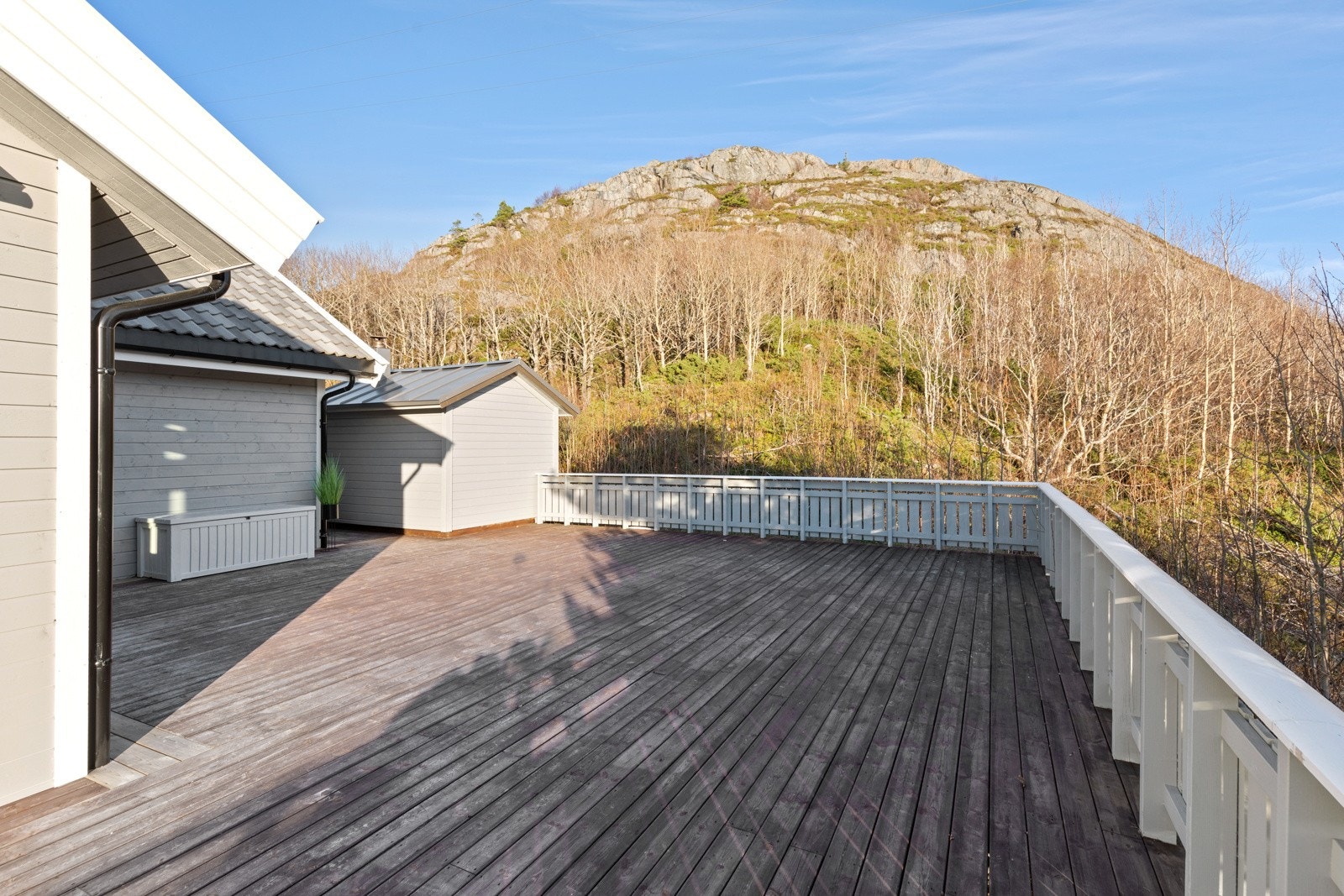 Her kan du nyte godværsdagene i fredelige omgivelser. Galleribilde