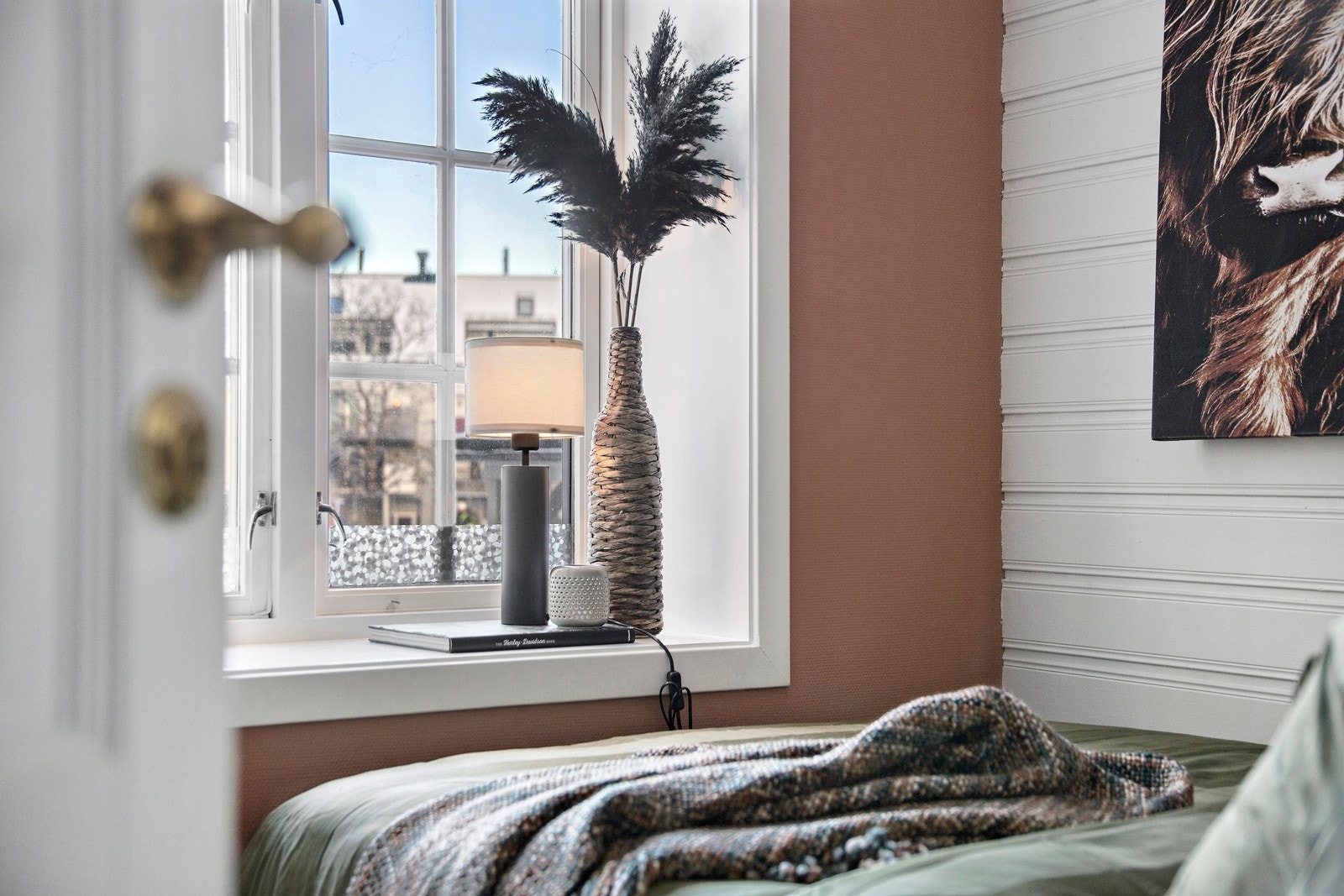 Også soverommet vender bort fra gaten og sjenerende støy og innsyn Galleribilde