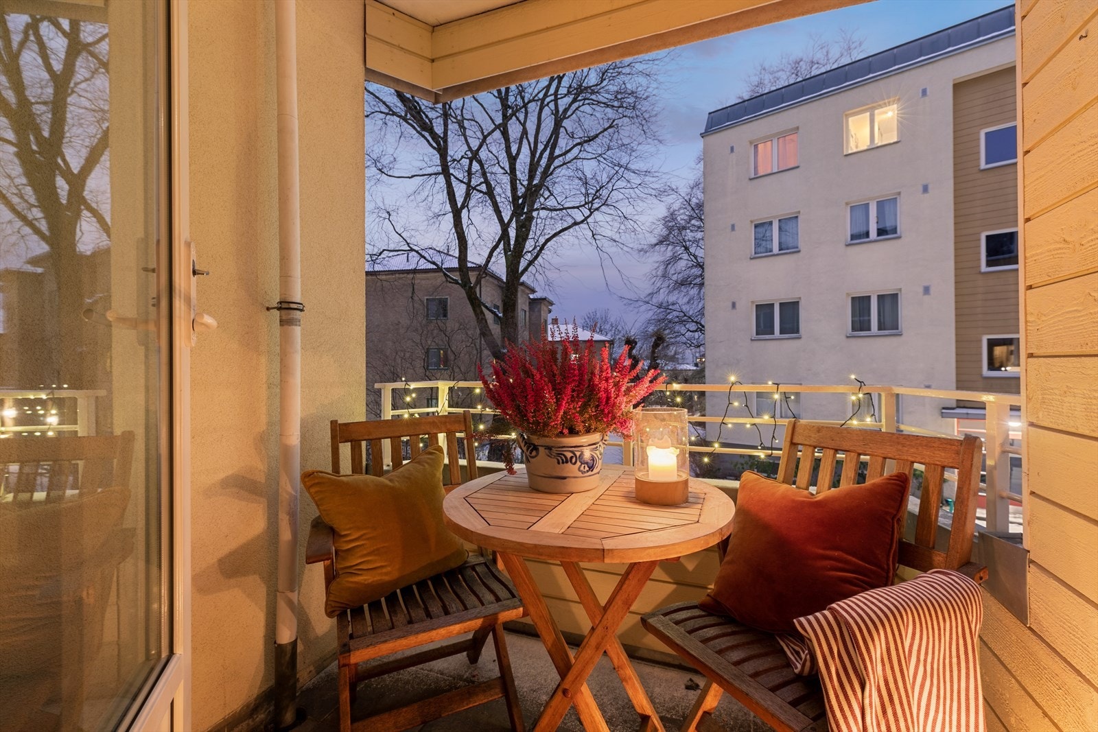 Plass til sittegruppe på balkongen. Galleribilde